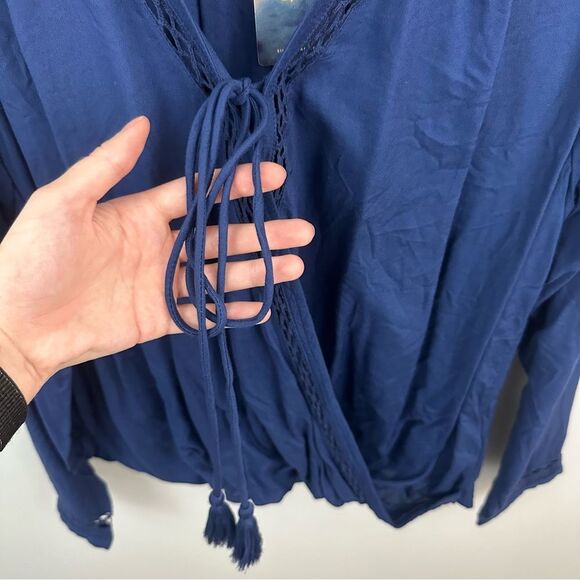 Silver Jeans Co. Navy Boho Twist Front Surplice Blouse NWT Size Small Shayne - Picture 4 of 15